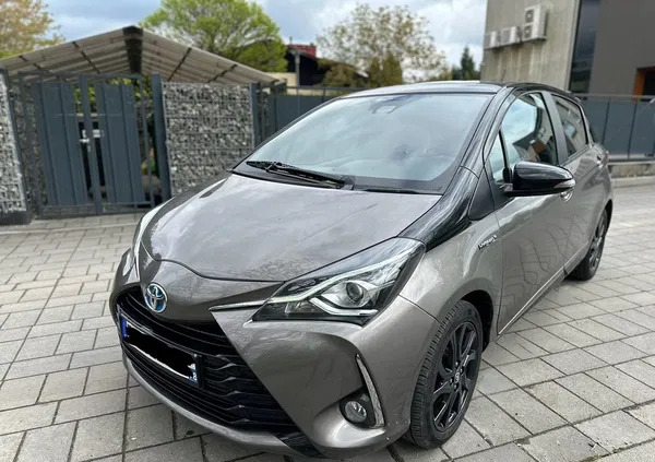 toyota yaris śląskie Toyota Yaris cena 55900 przebieg: 185000, rok produkcji 2019 z Biała